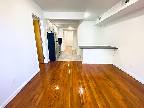 3rd image of 369 W 126th St #9A