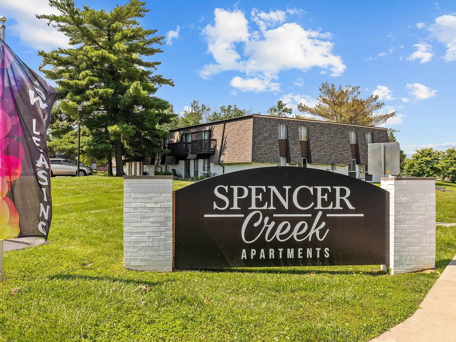 Spencer Creek Apartments — Photo 2