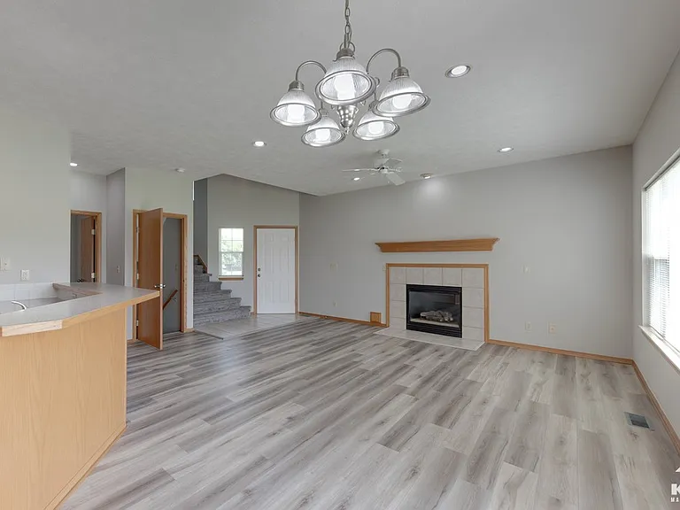 511 N Bristol Ct #A — Photo 7