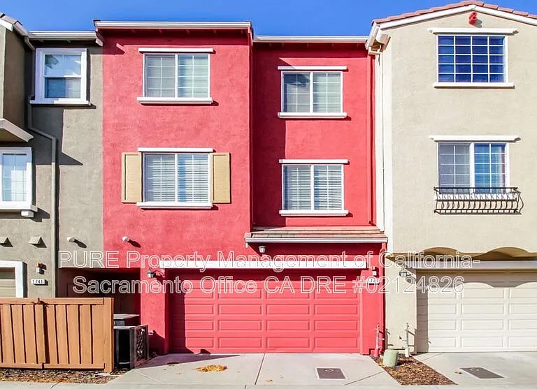 1749 Camino Real Way — Photo 2