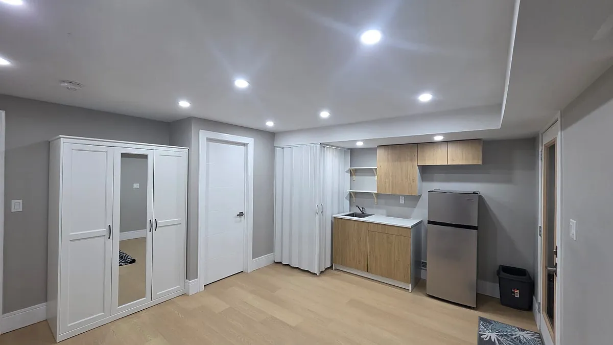 Building Photo - 60 Arkell Rd #6