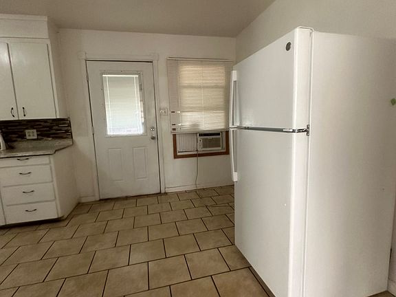 5th image of 1108 E 42nd St