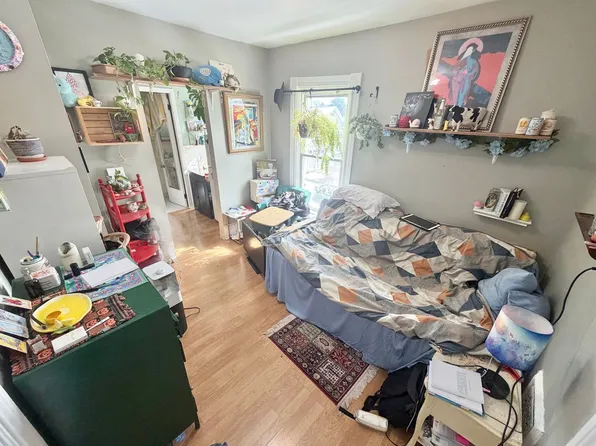 26 Clarke St, 26 Clarke St APT 2, Burlington, VT 05401