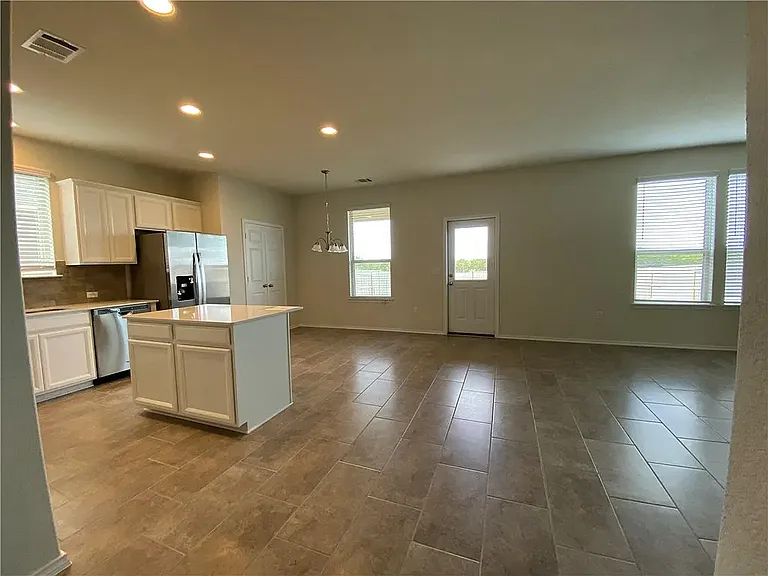 110 Russet Trl — Photo 14