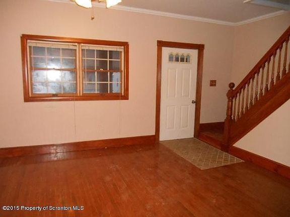 3rd image of 1004 E Lackawanna Ave