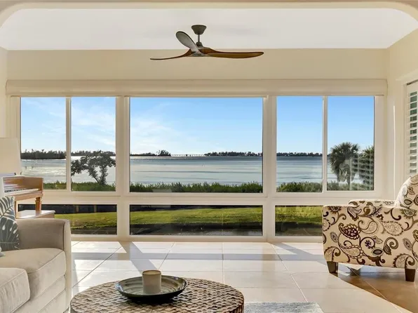 4741 Independence Dr, Bradenton, FL 34210