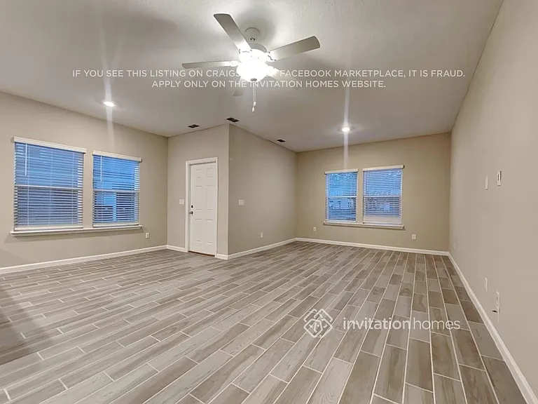 570 Cherry Ridge Dr — Photo 4