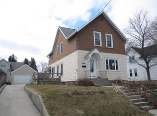 1305 Columbus St, Manitowoc, WI 54220