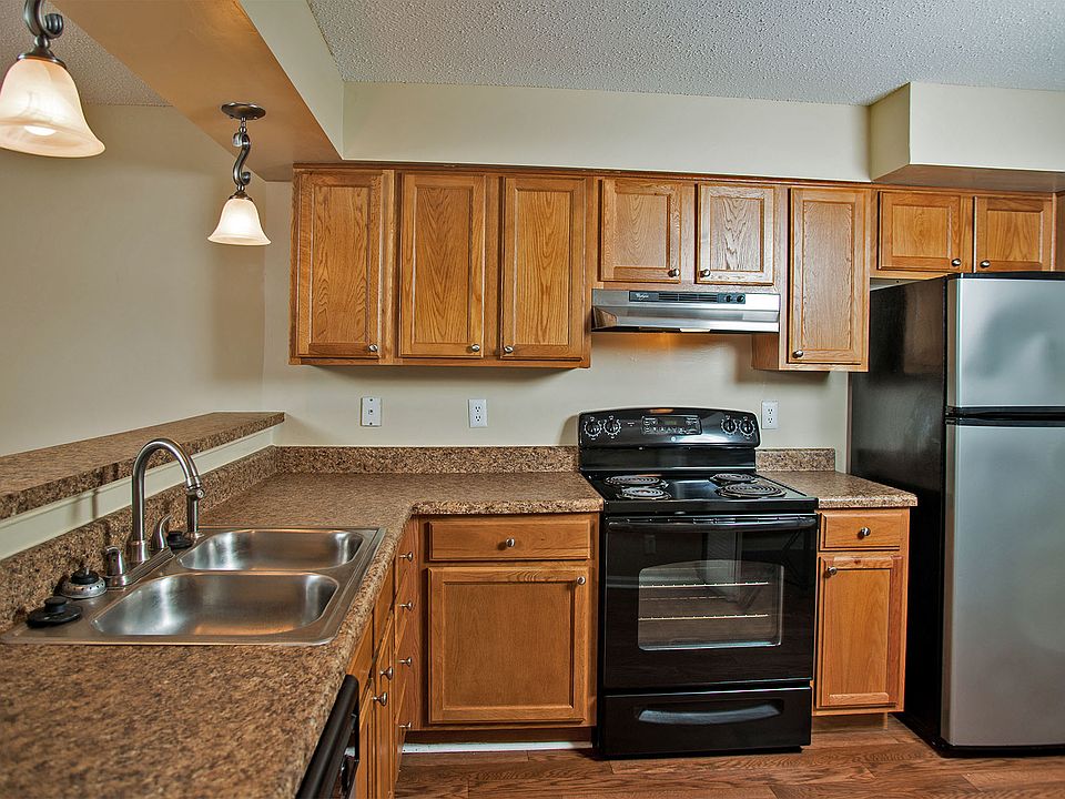 Kitchen with Oak Cabinets