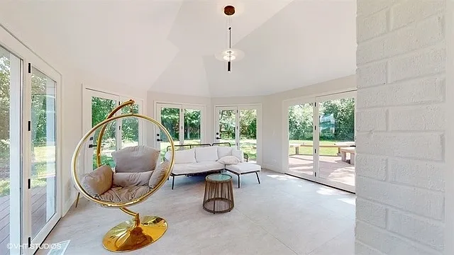 8473 Canterberry Dr — Photo 3