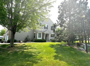 9300 Rath Pl, Eden Prairie, MN 55347