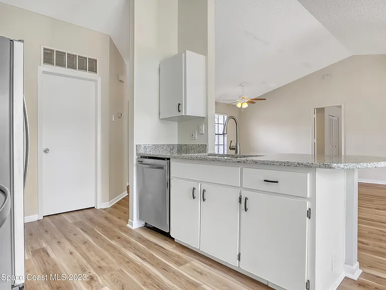 1460 Heartwellville St NW — Photo 10