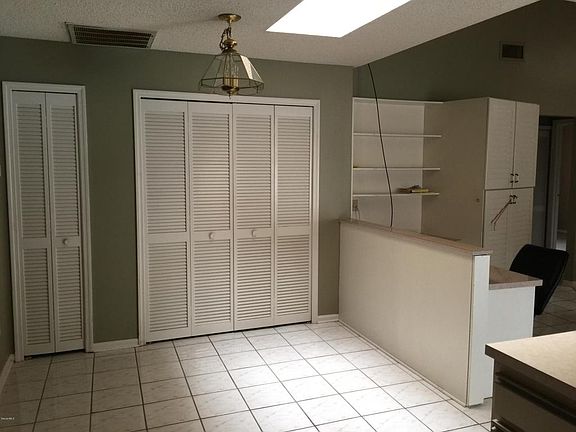 3rd image of 3932 Tanglewood Cir