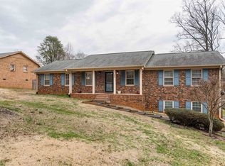 40 Green Acres Dr, Boiling Springs, SC 29316