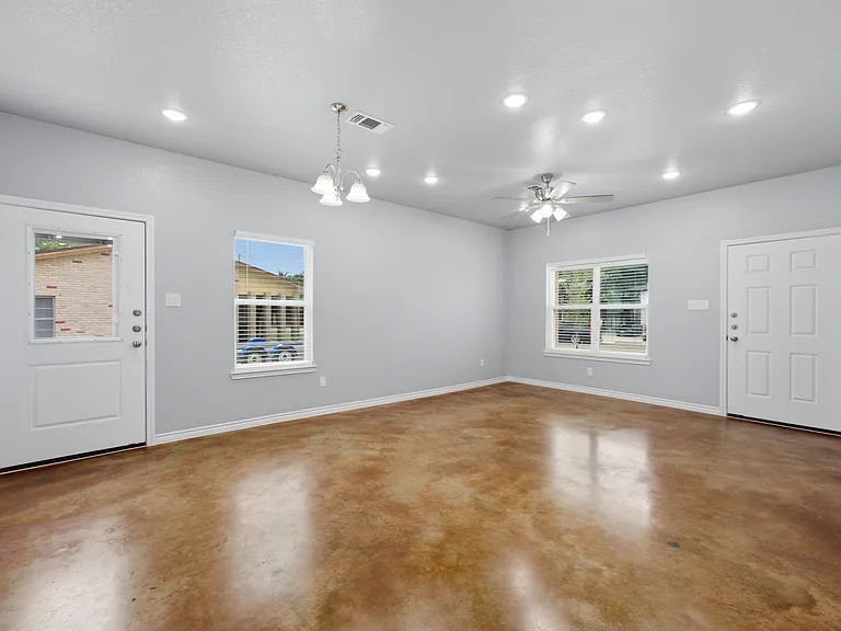 3109 Clinkenbeard Dr #3107B — Photo 7
