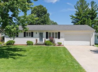 611 Spring Ct, Random Lake, WI 53075