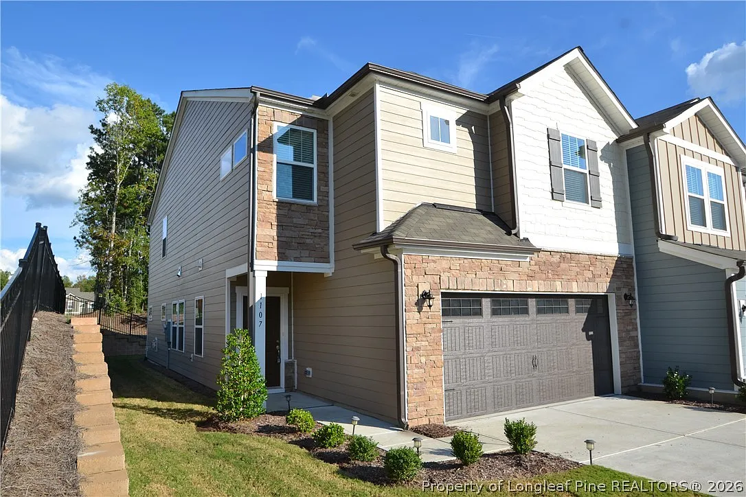 3 bed, 2.5 bath, $2,390 — Photo 1