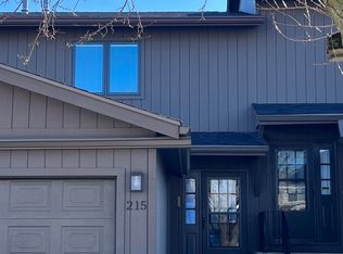 215 W Park Ln, Waterloo, IA 50701