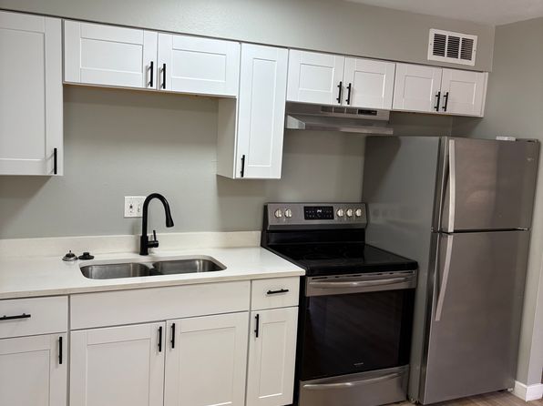 1925 W Village Dr #4