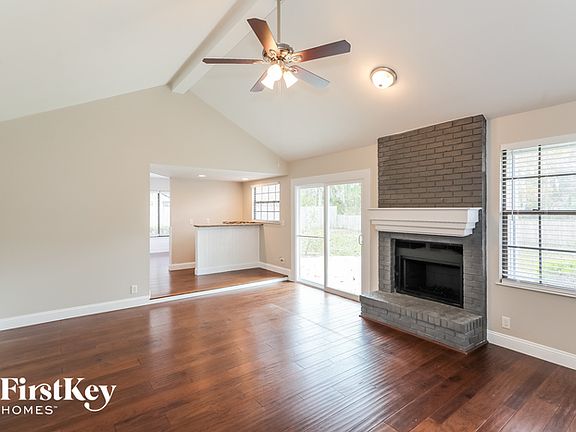 3rd image of 1562 Rivergate Dr