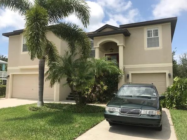 1133 S Pointe Alexis Dr, Tarpon Springs, FL 34689