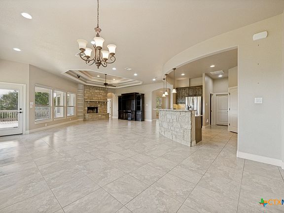 5th image of 737 Flaman Rd