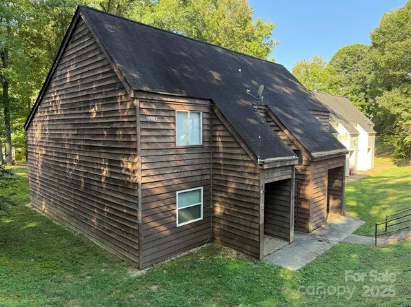 9101 Troon Ln, Charlotte, NC 28214
