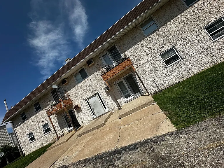 1900 Rockport Rd — Photo 2