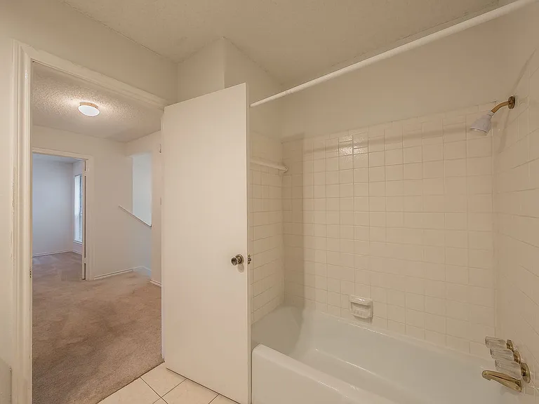3704 Hulen Park Dr — Photo 30