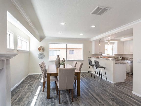 4th image of 699 County Square Dr Unit 6