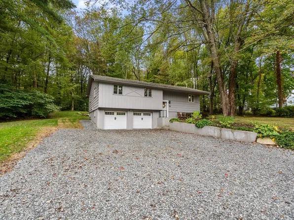 3 Richard Dr, Berlin, MA 01503