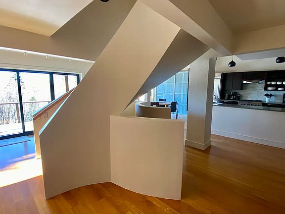 staircase to go to office and master