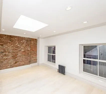 161 W 4th St #PHF — Photo 2