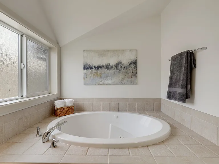 1018 Taylor Ave N #C — Photo 22