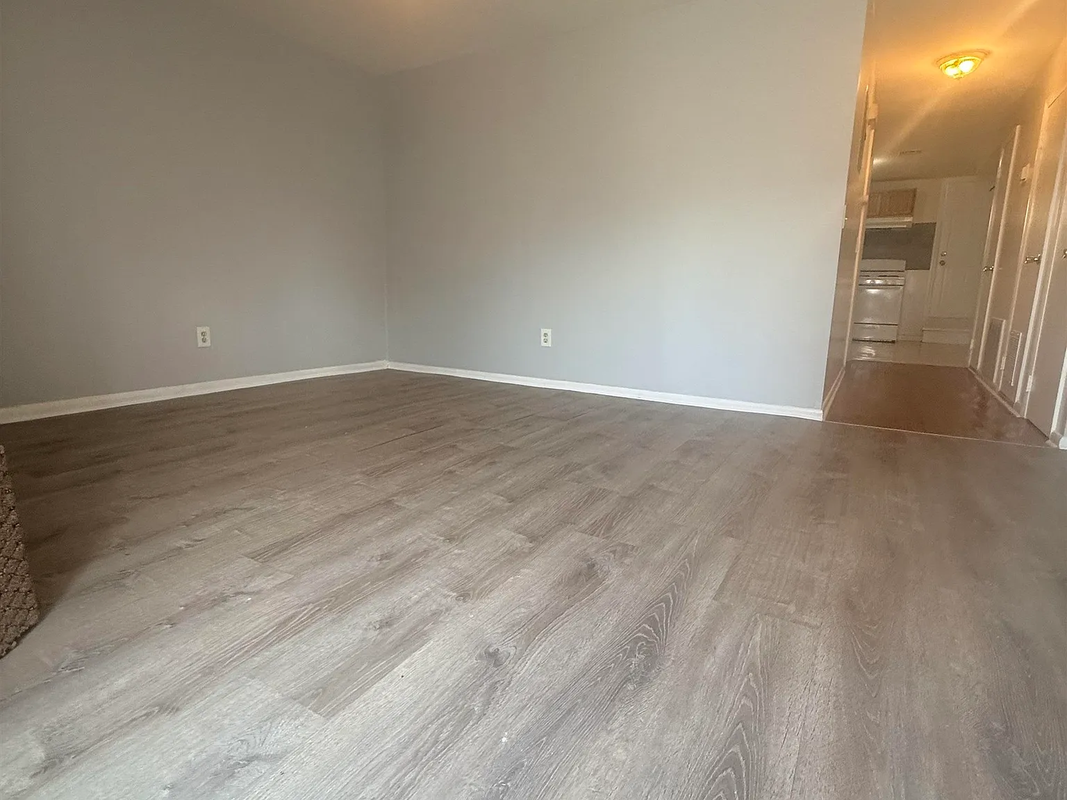 1 bed, 1.0 bath, $1,600 — Photo 3