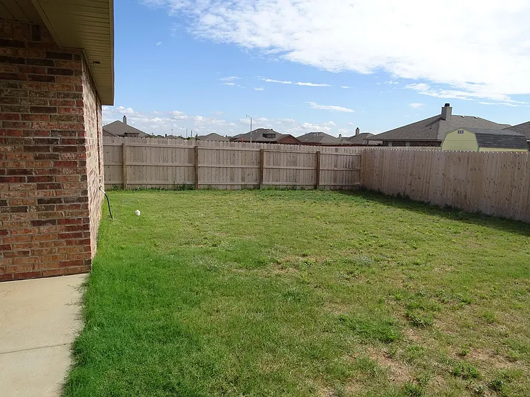11107 Everett Ave — Photo 25