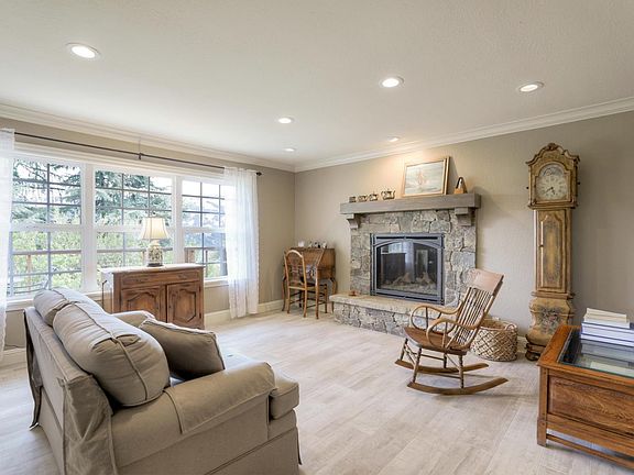 4th image of 17280 Lake View Dr