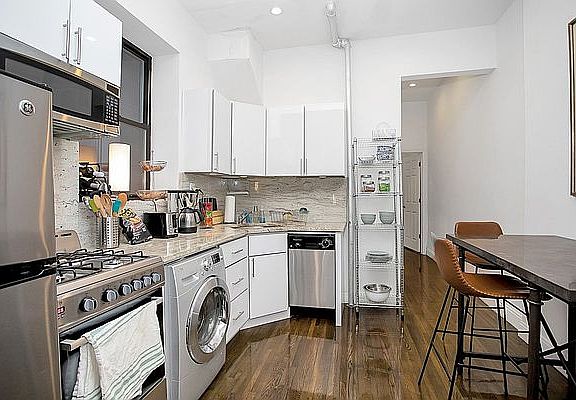 2nd image of 321 W 94th St APT 1W