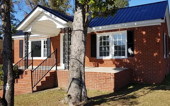 Front porch, corner lot