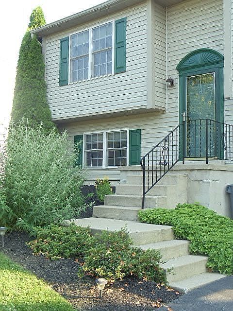 1st image of 129 Shire Ln