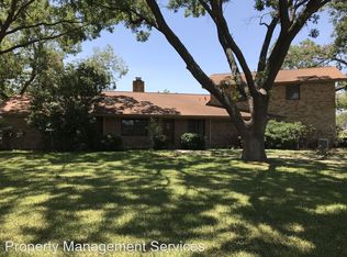 521 Friendship Ln, Fredericksburg, TX 78624