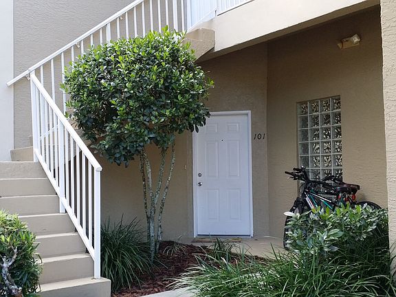 3rd image of 12131 Summergate Cir APT 101