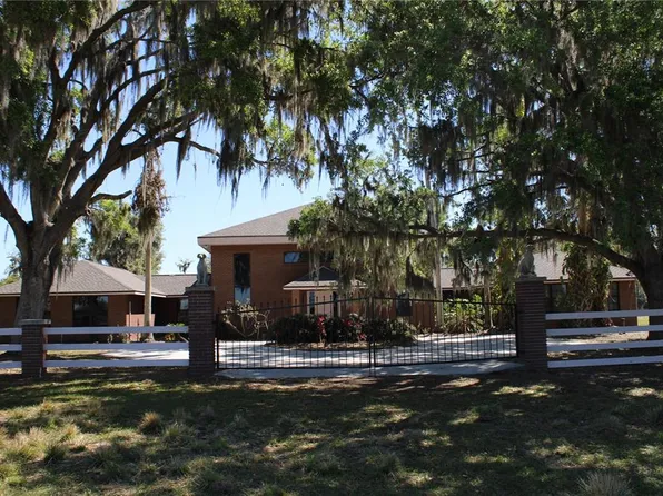 504 E Tipton Rd, Plant City, FL 33567