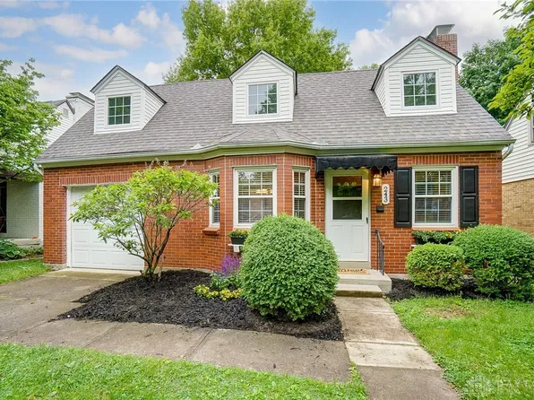 243 East Dr, Oakwood, OH 45419