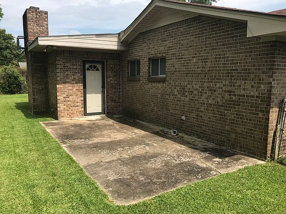 5th image of 2727 N Wallace Dr