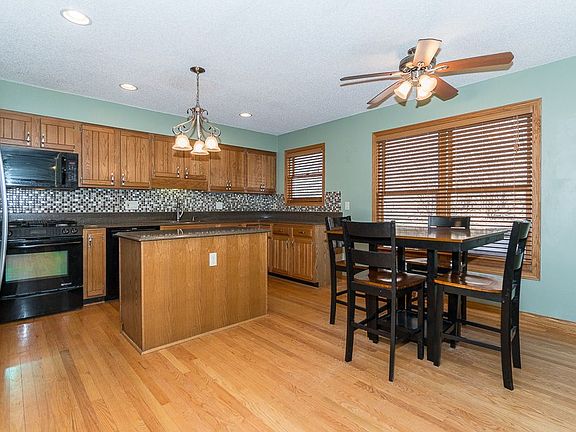 4th image of 501 Lawndale Dr SE