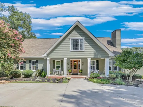 1616 Blue Ridge Dr NE, Gainesville, GA 30501