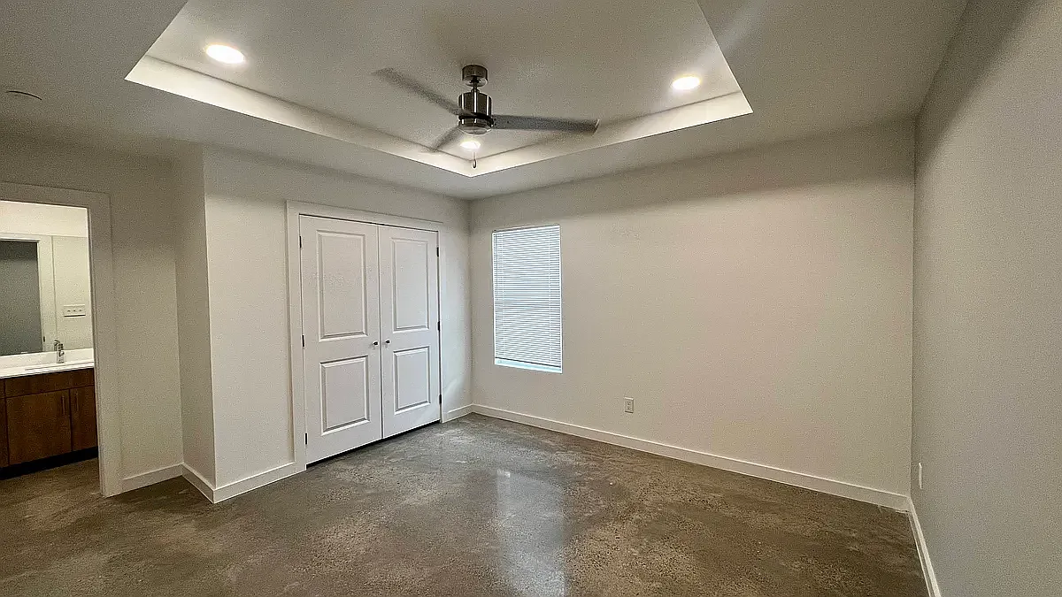 2 bed, 1012 sqft, $1,300 — Photo 1