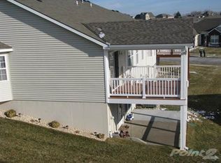 2905 Eastbrook Ct, Saint Joseph, MO 64506