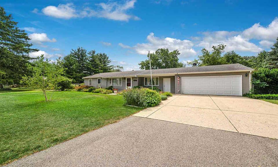1st image of 1011 Emerald Ln